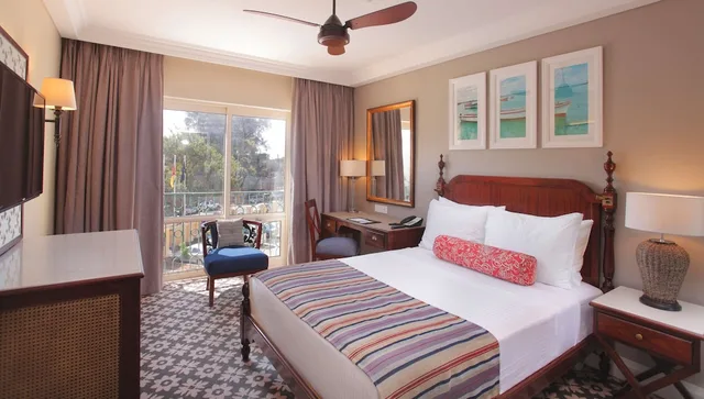 Standard, 2 Double Beds, Southern Sun Maputo 3/5