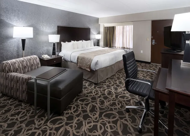 غرفة قياسية بسرير كوين لذوي الإعاقة، Best Western Ramkota 1/5
