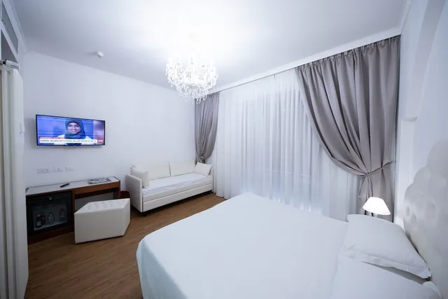 غرفة عائلية بسرير كوين وسرير بطابقين في الملحق، Hotel Re Enzo 1/8