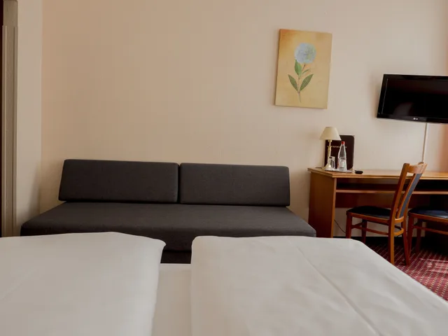 غرفة ثلاثية بثلاثة أسرّة، Lumen Am Hauptbanhof 4/5
