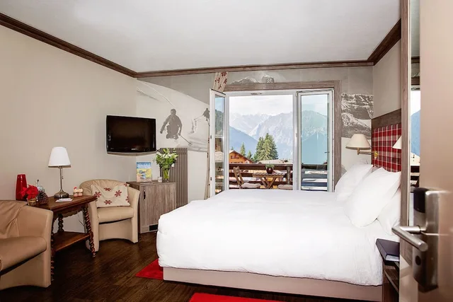 Panorama, Double Bed، Hotel Bristol 2/6