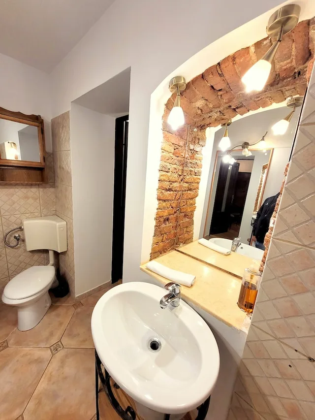 استوديو عائلي بسرير مزدوج مع أريكة، Main Square Apartments More 2/4