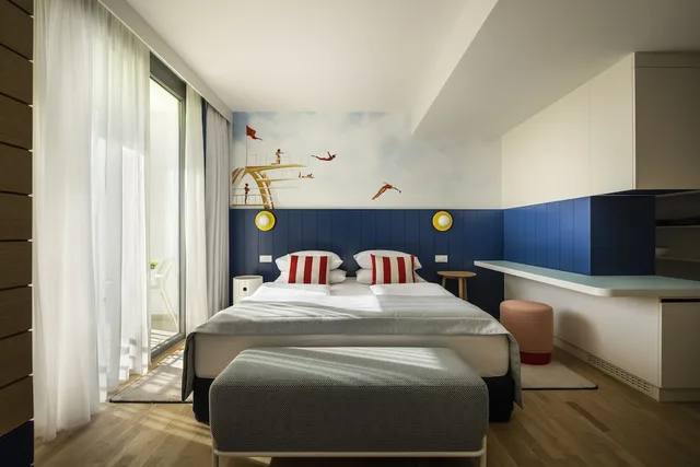 غرفة سوبيريور عائلية بسرير كينج وسريرين منفصلين بشرفة، Falkensteiner Family Hotel Diadora 2/7