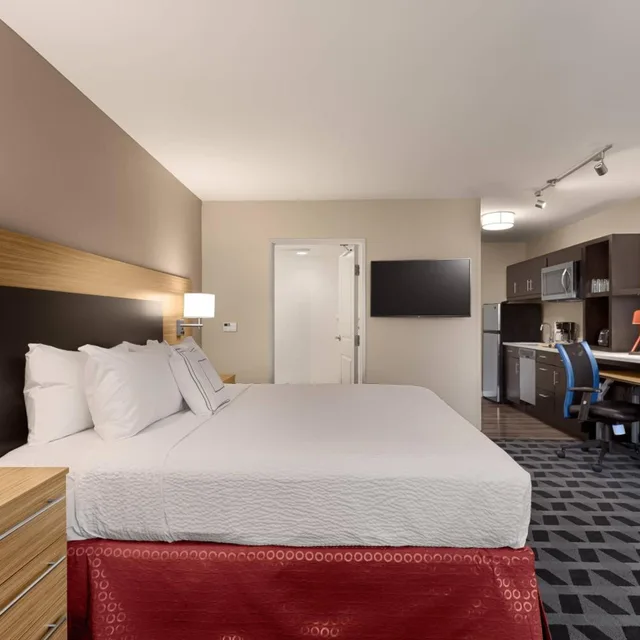 استوديو كبير بسرير كينج مع أريكة بحوض استحمام لذوي الإعاقة، TOWNEPLACE SUITES CHARLESTON MT. PLEASANT 1/3