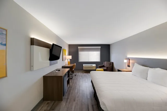 غرفة قياسية بسرير كينج، Quality Inn Suites Artesia 1/4
