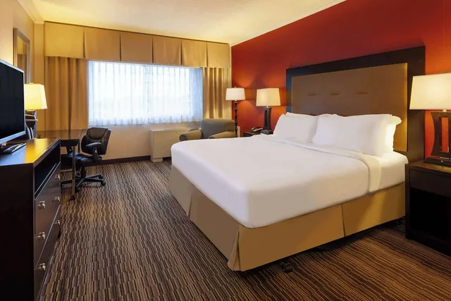 غرفة ديلوكس بسرير كينج، Randolph Hotel Liverpool/Syracuse/Airport West, Trademark 1/6
