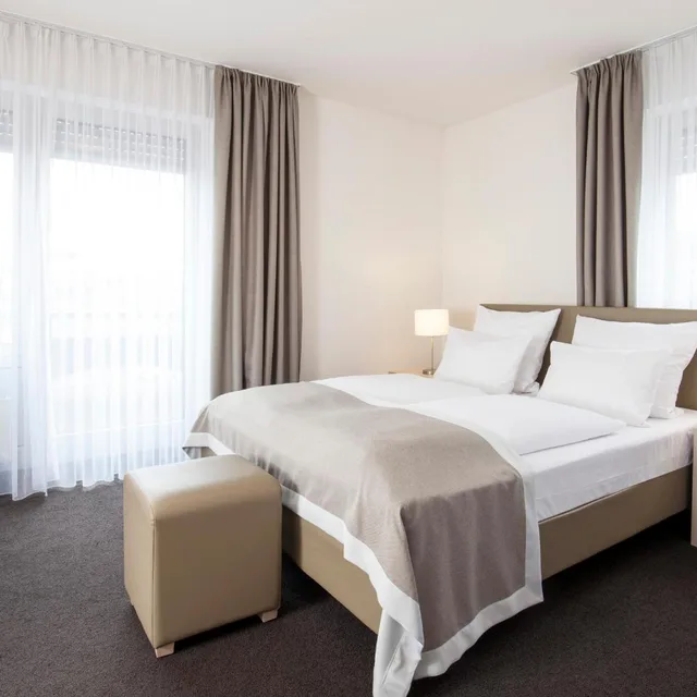 غرفة بسرير كينج، Top Hotel Senator 5/10