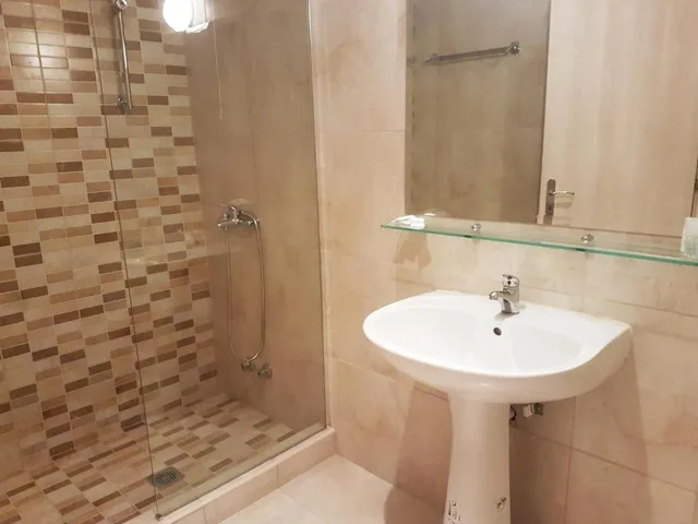 غرفة بسرير مزدوج بإطلالة على البحر، Ocean Hotel 3/3