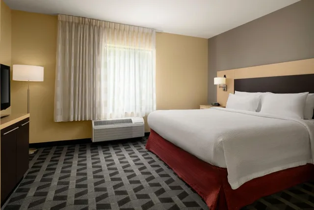 جناح بسرير كوين بغرفة نوم واحدة مع أريكة، Towneplace Suites By Marriott Ann Arbor 2/8