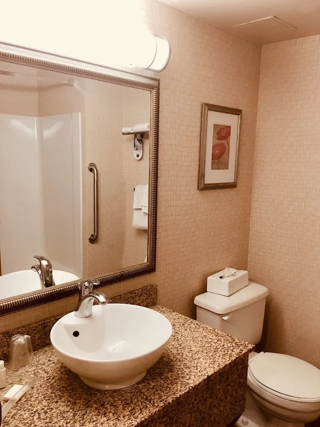 2 Bedrooms, Bunk Bed, Queen Bed, Beach View, North Wing، Holiday Inn Osoyoos 8/13