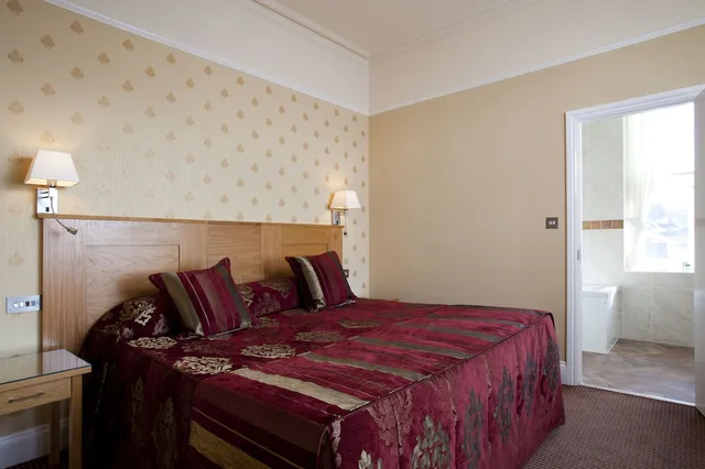 Inland, Standard, Double Bed، The Falmouth 1/3