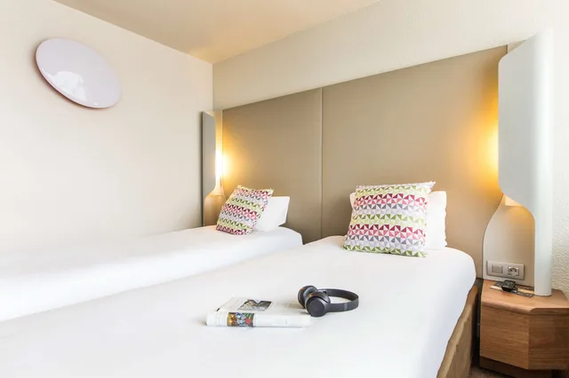 Standard, Twin Beds, Hotel Campanile Montesson Le Vesinet 5/10