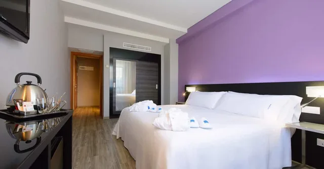 غرفة بريميوم بسرير مزدوج أو سريرين منفصلين، Tryp Cordoba Ex Tryp Los Gallos 2/5