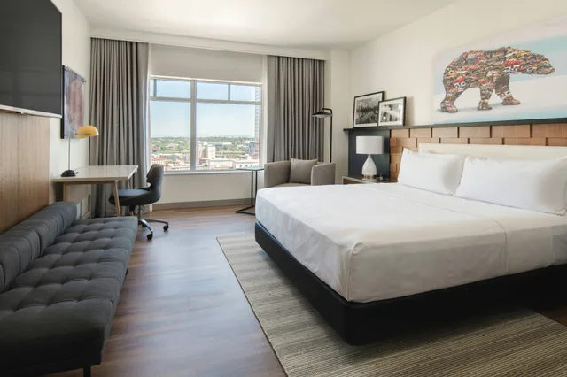 Deluxe, The Bidwell Marriott Portland 1/4