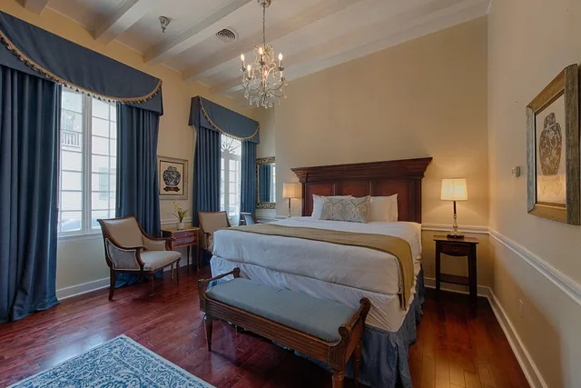غرفة بريميوم بسرير كينج، Hotel St Pierre French Quarter 5/10