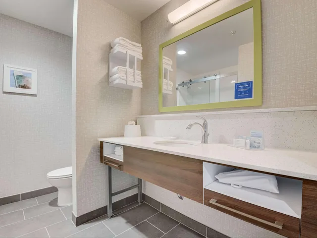 استوديو بإطلالة، Hampton Inn and Suites Williamstown Ark Encounter 6/10