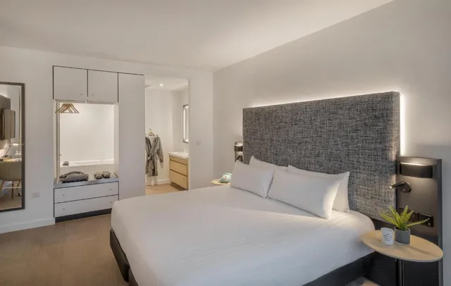 Connecting, Town House, Suite, King Bed، INNSIDE Newcastle 3/7