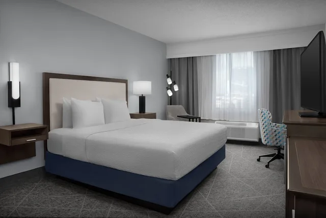 غرفة قياسية بسرير كينج لذوي الإعاقة، Hampton Inn Fort Lauderdale/Downtown Las Olas 3/9