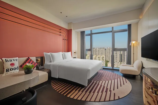 غرفة قياسية بسرير كينج، Hotel Indigo Zhuhai Xiangzhou by IHG 6/10