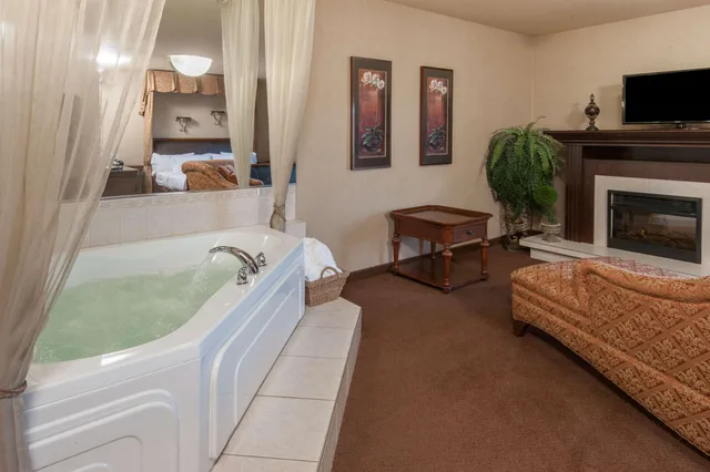 جناح استوديو بسرير كينج، Ramada By Wyndham Drumheller Hotel & Suites 4/4