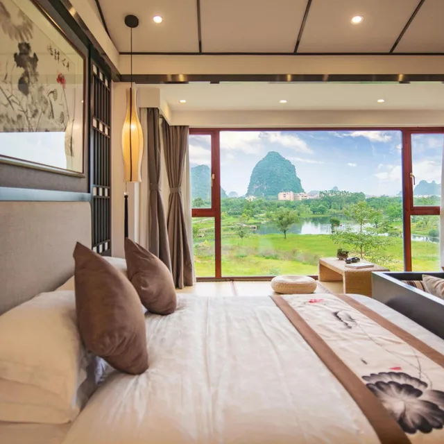 غرفة بسرير كينج بإطلالة على الجبل، Peach Blossom River Resort 5/7