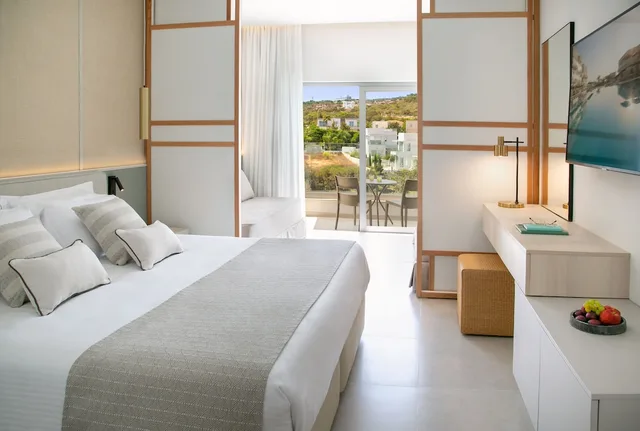 Family, Queen Bed, Inland View, 2 Sofa، Atlantica Aqua Blue Hotel 1/4