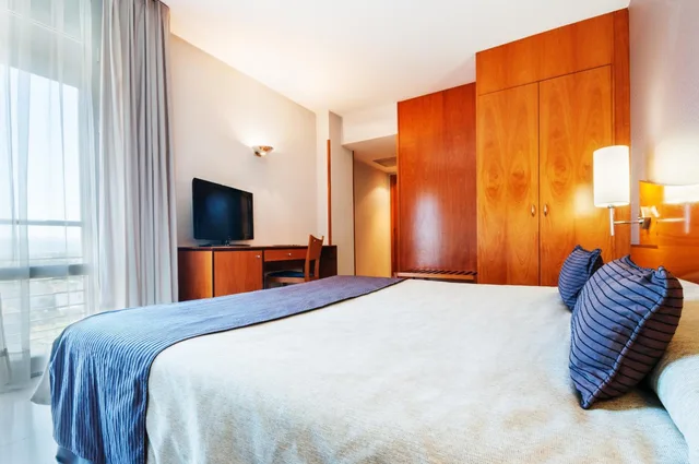 Room, Double Bed, Granollers Hotel 3/5
