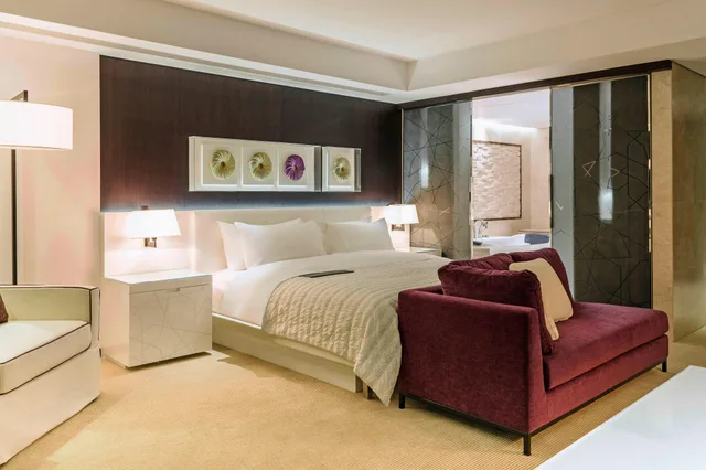 room, Le Meridien Dubai Hotel and Conference Centre 2/6