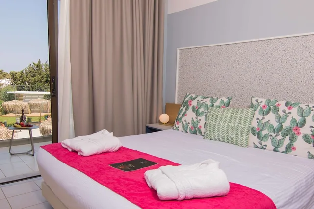 Deluxe, Twin Beds, Garden or Pool View، Lindos Breeze Beach Hotel 5/10