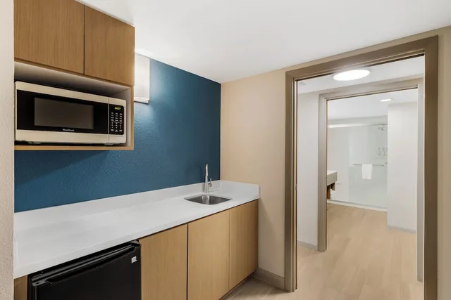 Suite, King Bed, Sofa, Jetted Tub, Holiday Inn Express Fallon 4/4