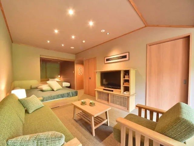 Deluxe, Triple, River View, Private Hot Spring Bath، LA VISTA AKANGAWA 1/2