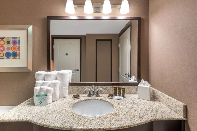 غرفة بسريرين كوين لذوي الإعاقة، Wingate By Wyndham St George 4/4