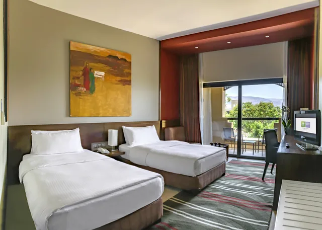Standard, Twin Beds, Garden View, Holiday Inn Resort Dead Sea 2/9