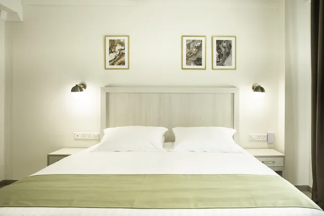 جناح بريميوم بسرير كينج، Roseum Boutique Hotel 1/10