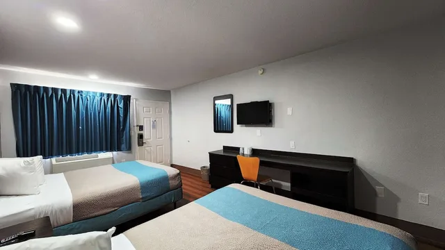 غرفة بسريرين كوين للمدخنين، Motel6 Webster Tx Houston Nasa Lake 2/7