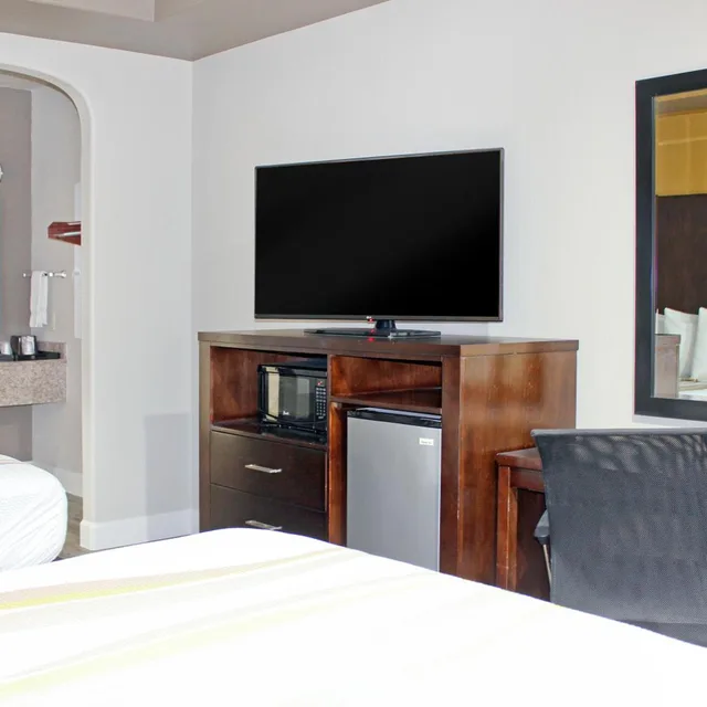 غرفة قياسية بسرير مزدوج، Palacio Royale Inn Houston Nw 4/10