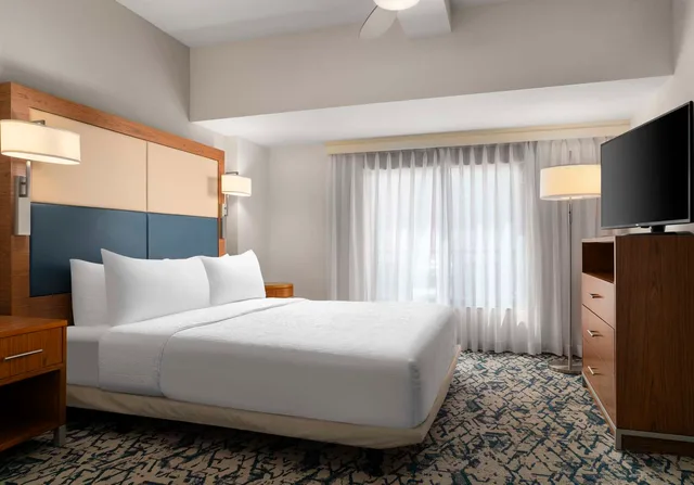 جناح بسرير كينج بغرفة نوم واحدة بحوض استحمام لذوي الإعاقة، Homewood Suites by Hilton Boston Brookline Longwood Medical 1/3
