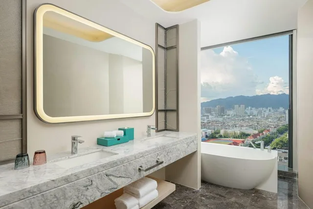 2 Bedrooms, Family Suite, Suite, King Bed, Single Bed, Executive Lounge Access، Lishui Marriott Hotel 3/3