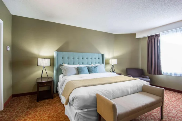 Upgrade, Suite, King Bed، Quality Hotel Drumheller 2/4