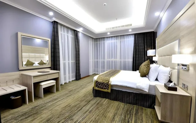 جناح جونيور بسرير كينج مع أريكة، فندق إيريديوم 70(Iridium 70 Hotel) 2/7