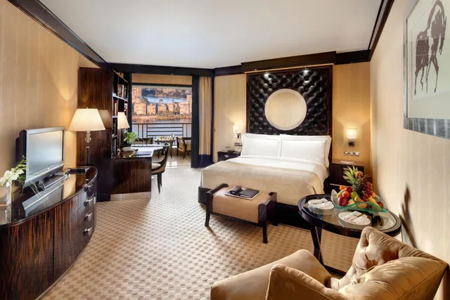 Signature, Fairmont Gold, Lounge Access، Fairmont Nile City Hotel 3/6