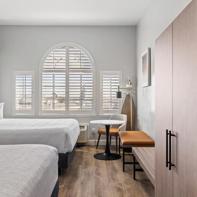 Room, 2 King Beds, Hotel Skye San Bruno 4/10