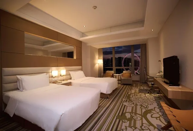 Standard, Twin Beds, Tj Eye View، Holiday Inn Tianjin Riverside 1/3