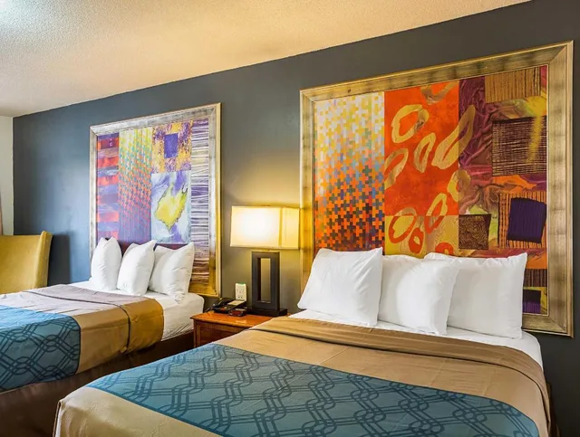 غرفة قياسية بسريرين مزدوجين، Econo Lodge Waupaca 5/7