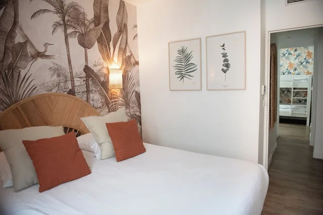 غرفة عائلية رباعية بسرير كينج وأسرّة بطابقين، Hotel Kyriad Marseille Centre Paradis Prefecture 2/10