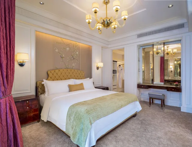 Caroline Astor, Garden, Suite, King Bed، The St Regis Singapore 2/9