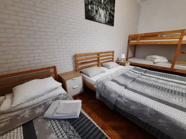 غرفة عائلية بسرير مزدوج وسرير فردي وسرير بطابقين، Lorf Hostel&Apartments 3/4