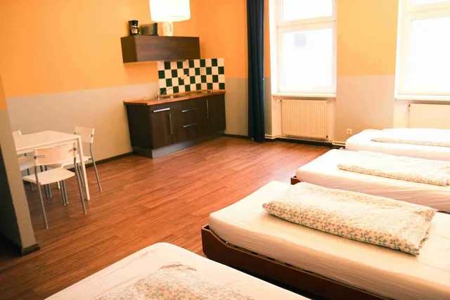 شقة بأربعة أسرّة بغرفة نوم واحدة بمطبخ، Sunflower Hostel 5/8