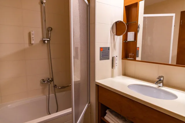 غرفة بسرير مزدوج بشرفة، Hotel Vitarium Terme Krka 6/6