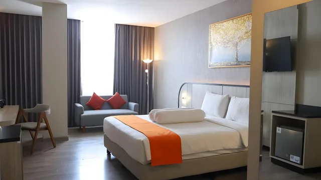غرفة ملكية بسرير مزدوج، Front One Gosyen Hotel Salatiga 2/2